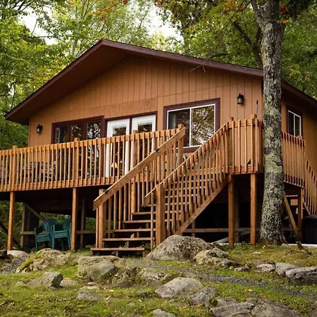 Lakeside 2 Bedroom Wolfs Den Cabin On Kab